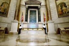 Los Archivos Nacionales son apolíticos, pero han sido objeto de ataques por parte de Trump