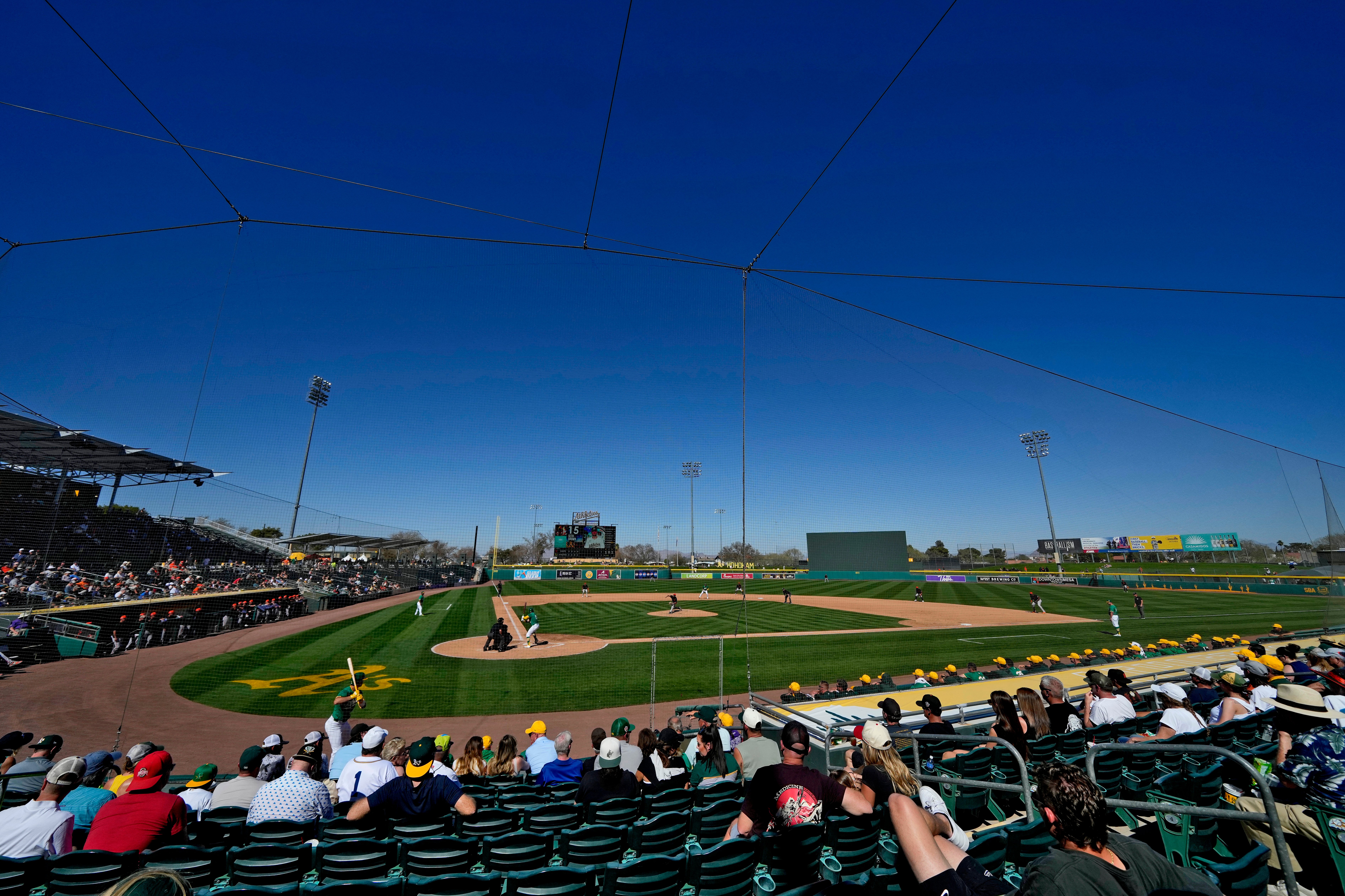 Los vagabundos A's inician su era en Sacramento con un mejor roster y expectativas de playoffs