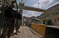 Cierre de cruce fronterizo Pakistán-Afganistán interrumpe comercio y movimiento de personas