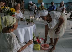 Santeros cubanos hacen ceremonia por salud del papa Francisco