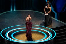 Zoe Saldaña gana su primer Oscar como actriz de reparto por “Emilia Pérez”