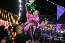 AP Fotos: Musulmanes en Oriente Medio observan el Ramadán en medio de agitación y caos posbélico