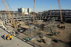 Un año después, los Titans siguen en camino para terminar su estadio cerrado para febrero de 2027