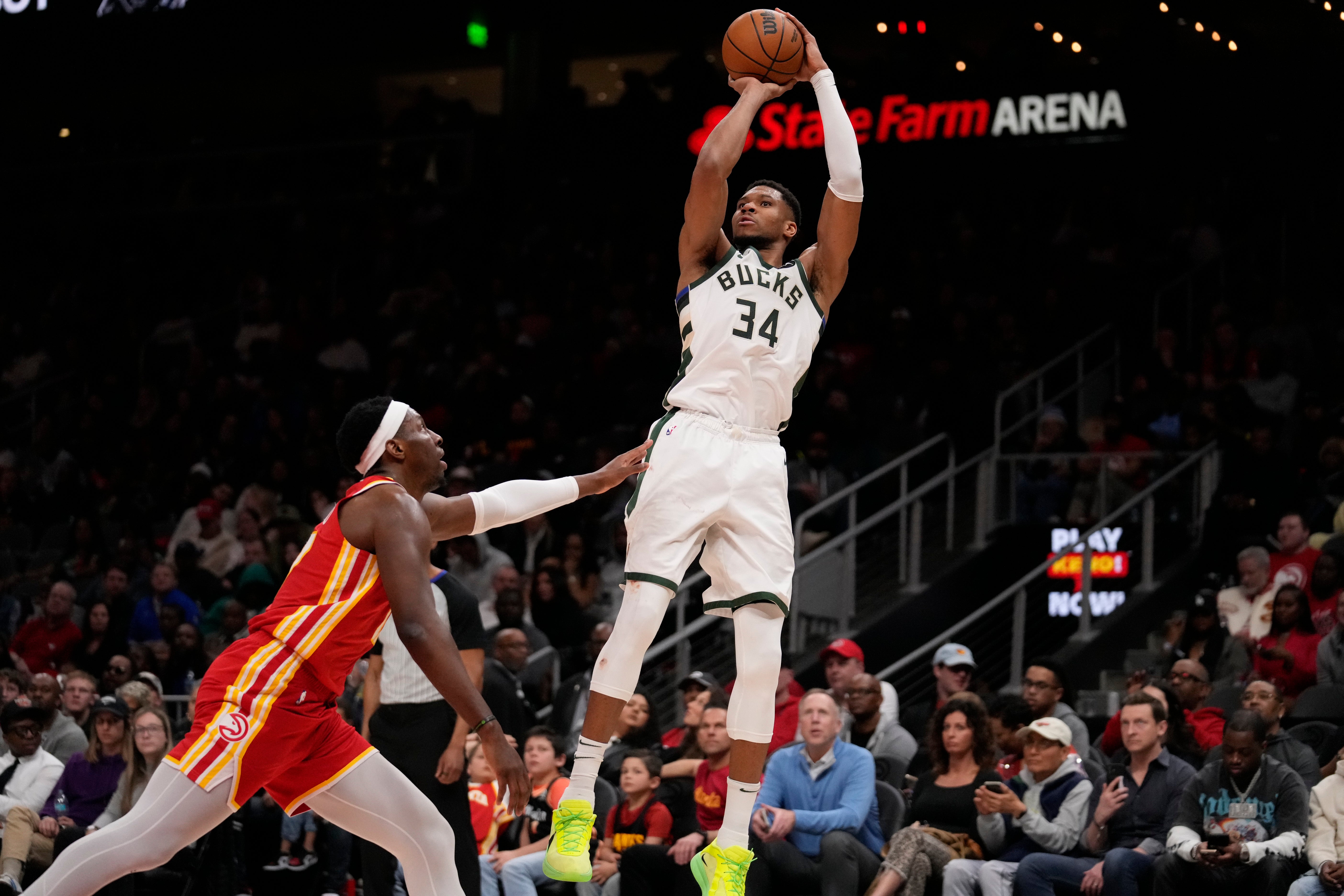 BUCKS-HAWKS