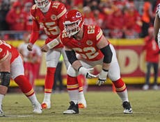 Chiefs traspasan al guard ofensivo Joe Thuney a Bears por selección de 4ta ronda en 2026