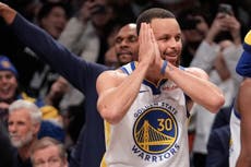 Curry aporta 40 puntos a Warriors, que superan 121-119 a Nets y cierran gira con foja de 4-1