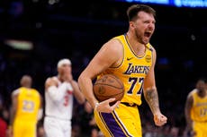 Doncic y James conducen a Lakers a una victoria 113-109 sobre Knicks en tiempo extra