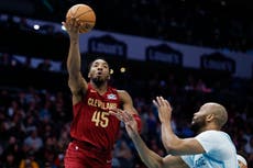 Cavaliers ganan su 13er partido consecutivo, superando 118-117 a los Hornets