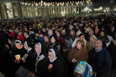 El papa responde al tratamiento mientras el Vaticano celebra otro evento del Año Santo sin él