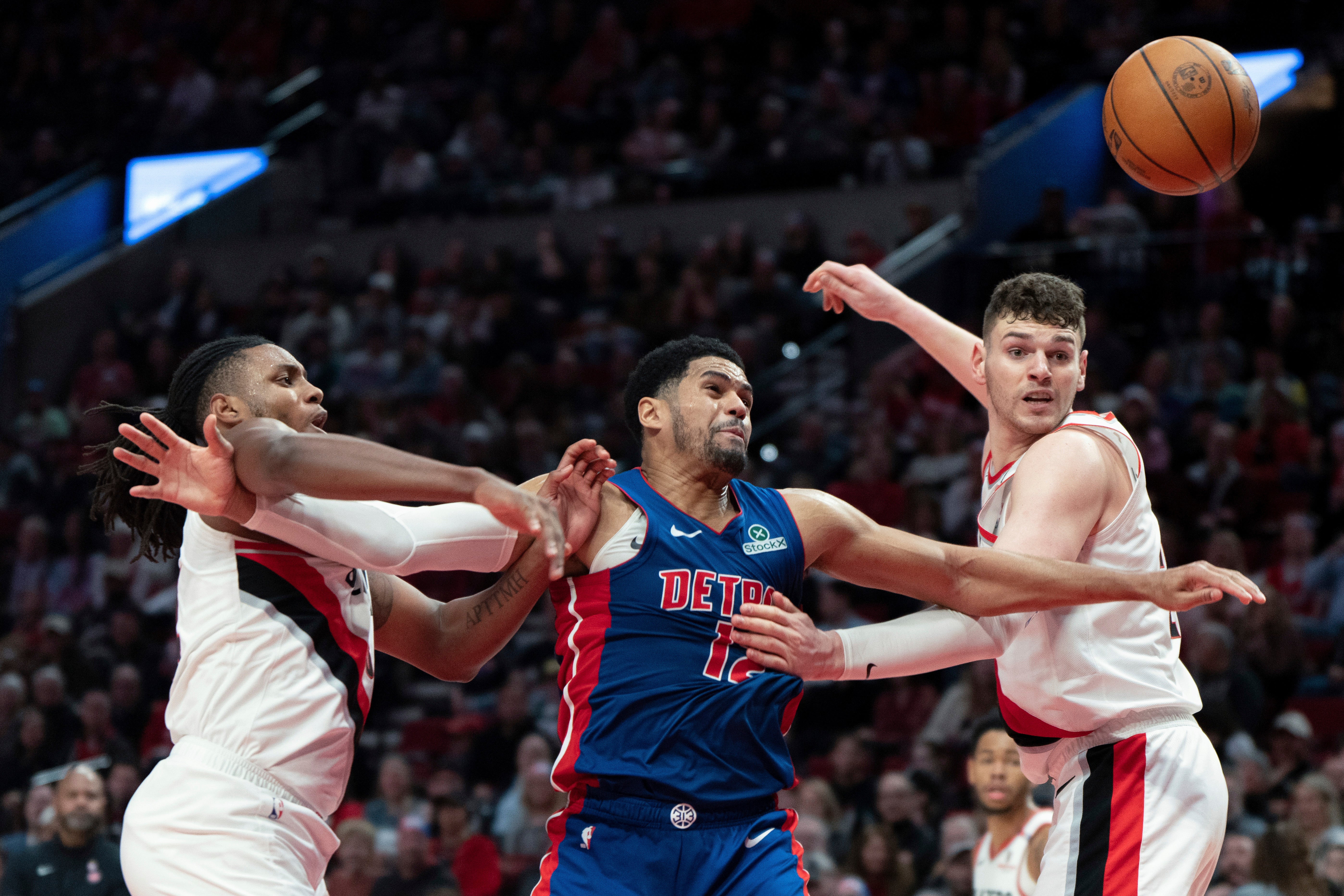 PISTONS-TRAIL BLAZERS