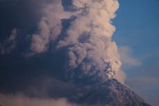 Volcán de Fuego en Guatemala aumenta su actividad y obliga a la evacuación de más de 200 familias