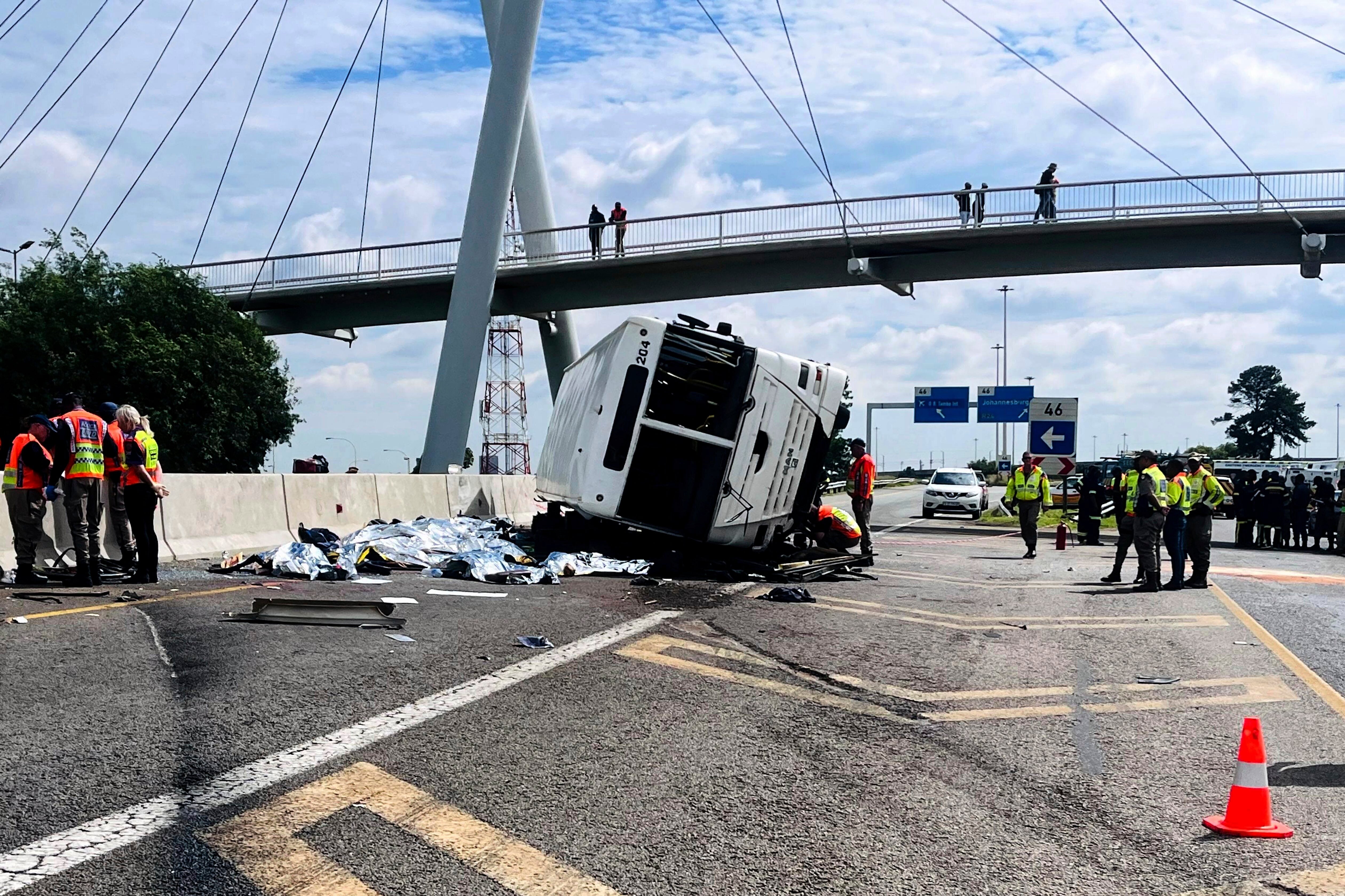 AFR-GEN SUDÁFRICA-ACCIDENTE BUS