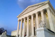 La Corte Suprema parece decidida a avanzar con cautela ante los desafíos al programa de Trump
