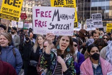 Trump prometió defender la libertad de expresión. Los críticos dicen que está haciendo lo contrario