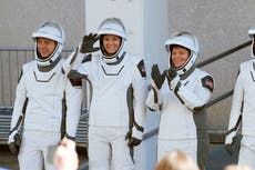 SpaceX aplaza misión para reemplazar a astronautas varados de la NASA por problemas en plataforma