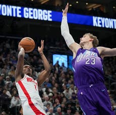 NBA multa al Jazz 100.000 dólares por dejar fuera a Lauri Markkanen