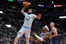 Spurs rompen racha de 3 derrotas con victoria sobre unos mermados Mavs