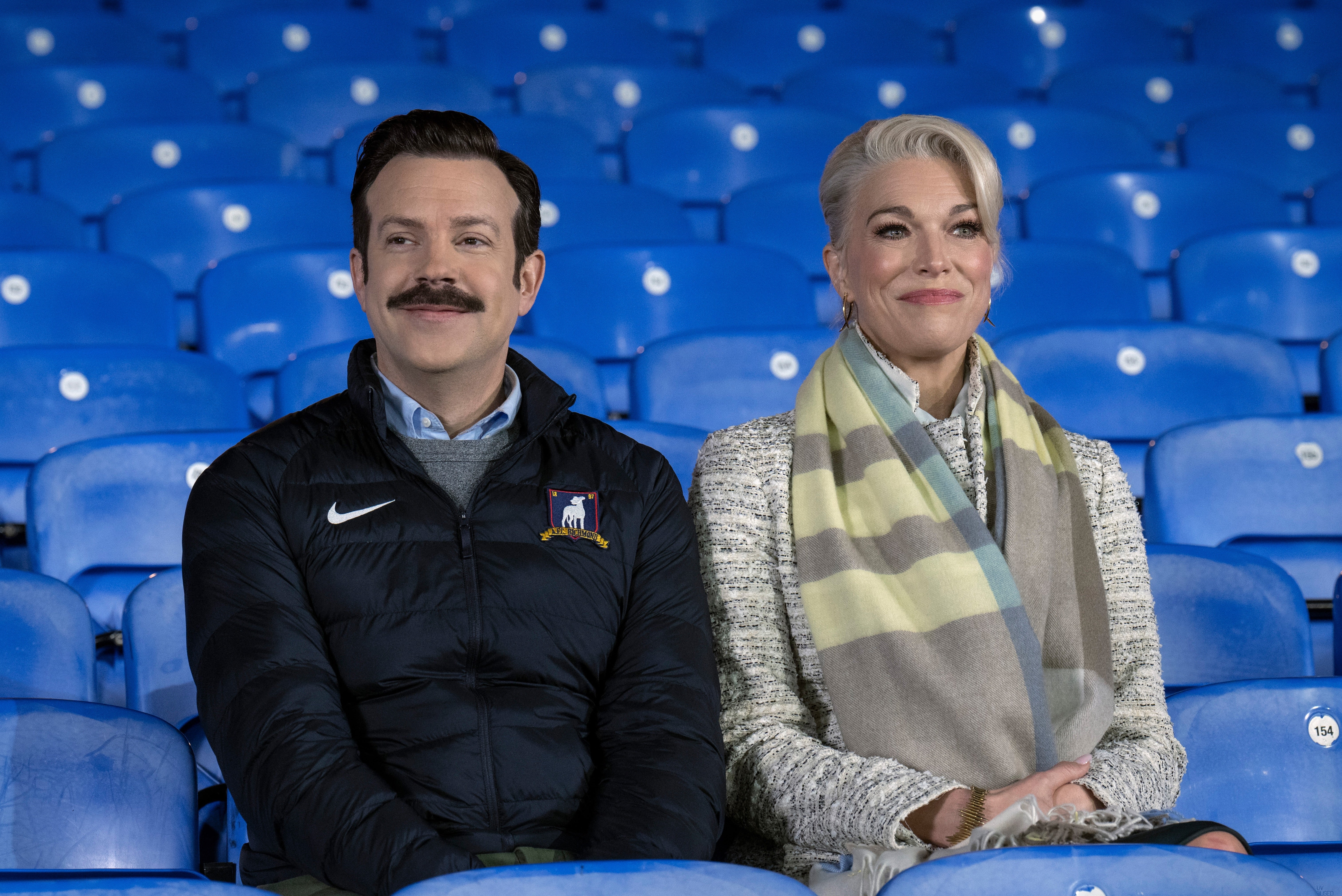Jason Sudeikis y Hannah Waddingham interpretan a un entrenador de fútbol y a la propietaria de un club en ‘Ted Lasso’