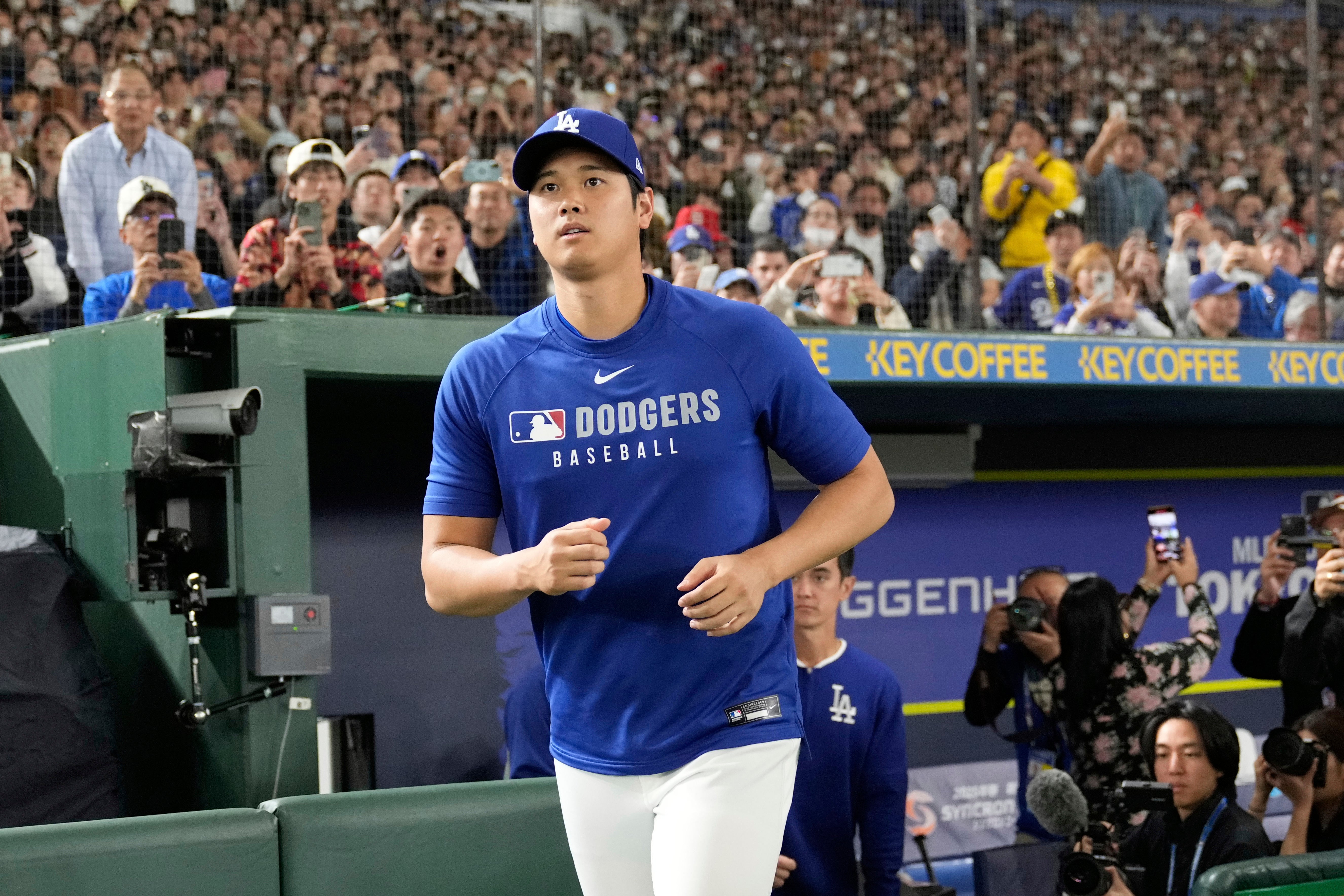 DODGERS-CACHORROS-TOKIO