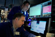 Wall Street tiene su mejor día en meses, pero no es suficiente para salvar una semana de pérdidas