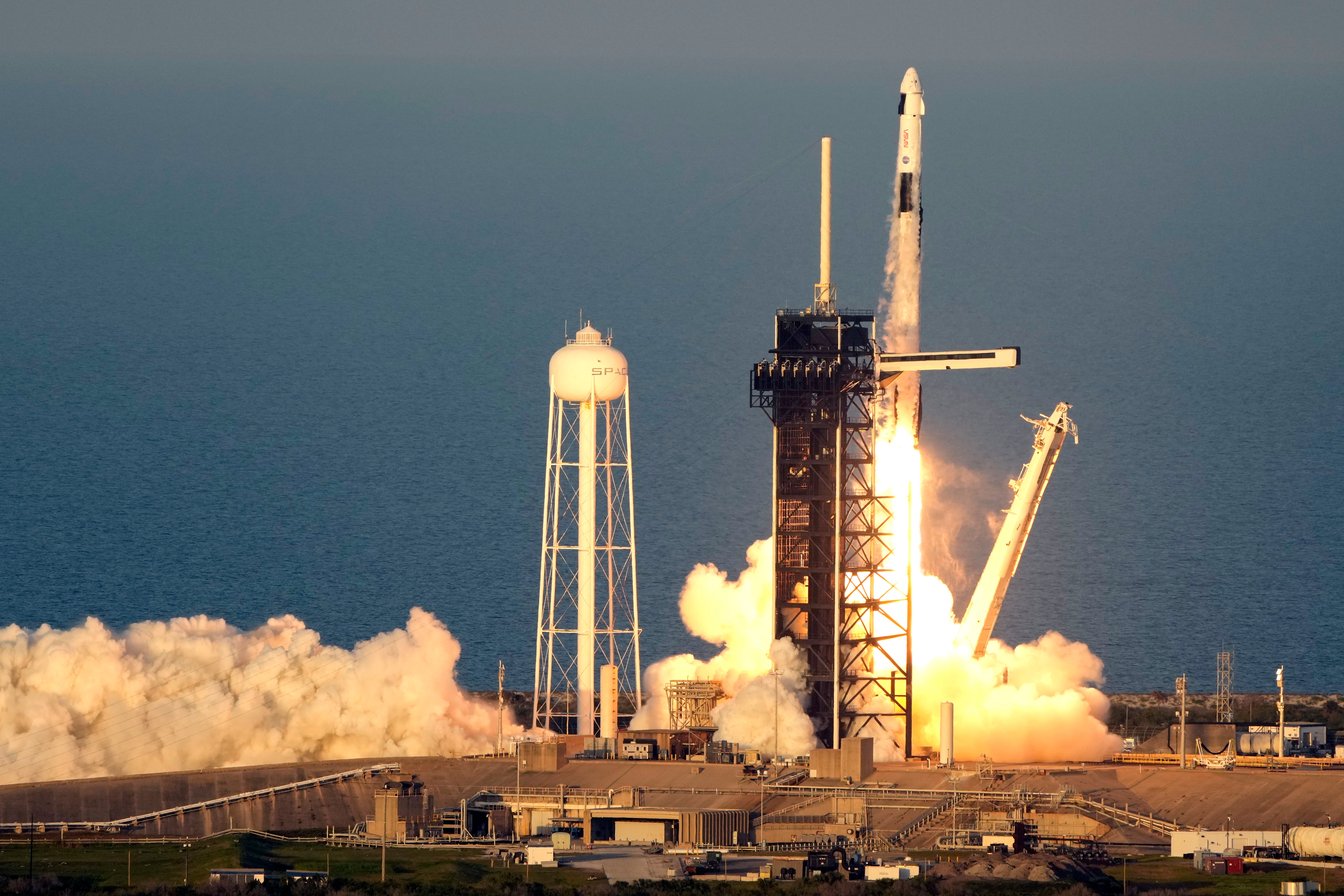 SPACEX-ESTACIÓN ESPACIAL