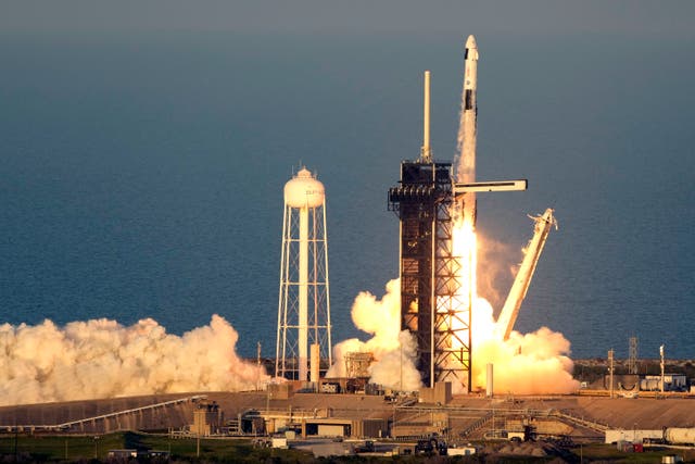 SPACEX-ESTACIÓN ESPACIAL