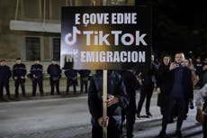 Oposición albanesa alega censura previa a las elecciones tras prohibición de TikTok