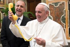 En oficina de conmutador del Vaticano, monjas tranquilizan a quienes preguntan por salud del papa