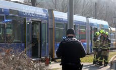 Atacante prende fuego a mujer en tranvía en Alemania