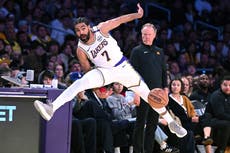 Lakers rompen racha de cuatro derrotas con un triunfo por 107-96 sobre los Suns