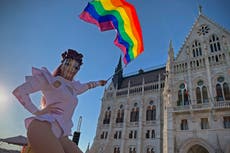 Parlamento de Hungría aprueba ley que prohíbe eventos de orgullo gay