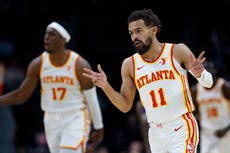 Trae Young anota 31 puntos y Hawks vencen 134-102 a los Hornets