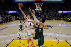 Butler anota 24 puntos y los Warriors vencen 104-93 a los Bucks a pesar no contar ocn Curry