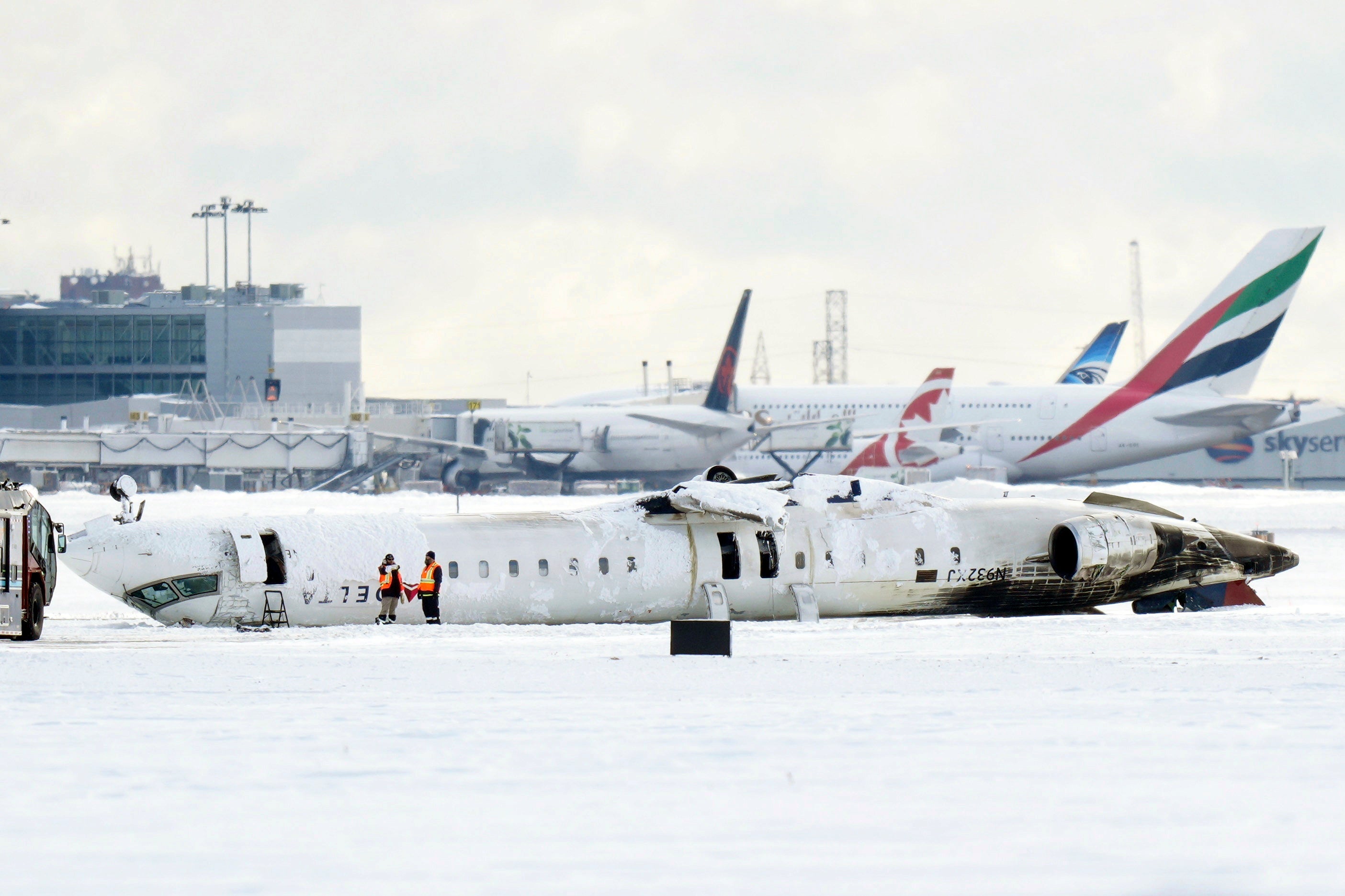 CANADA AVION VOLCADO