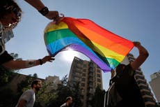 Así se prepararon grupos de derechos humanos y LGBTQ+ para recortes de ayuda exterior de EEUU