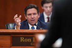 DeSantis advierte que podría suspender a funcionarios locales que no cooperen con ICE