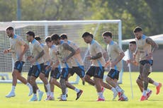 Argentina, con un pie en el Mundial, ensaya un futuro sin Messi en el clásico con Uruguay