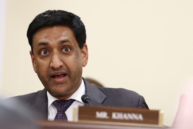 <p>Ro Khanna reprobó la decisión y declaró que el público estadounidense “no será manipulado”</p>
