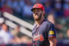 Angelinos adquieren al diestro Ian Anderson de los Bravos a cambio del zurdo José Suárez