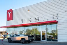 Encuentran “artefactos incendiarios” en concesionario de Tesla en Texas