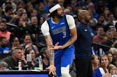Hardy y Davis conducen a Mavericks hacia victoria 101-92 sobre Magic