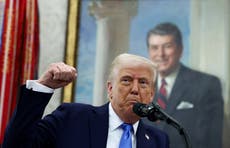 Trump exige medidas más drásticas y considera un impuesto universal
