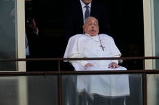 La disposición del papa a mostrar su fragilidad es ejemplo para jóvenes y mayores