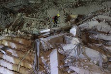 Familias esperan noticias de trabajadores desaparecidos tras derrumbe de edificio en Bangkok