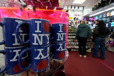 Molestia con Trump probablemente costará a EEUU visitantes internacionales, según pronóstico