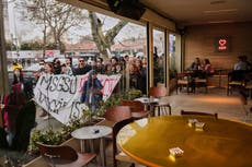 Crecen protestas en Turquía con llamado a boicot de compras