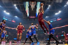 Cavaliers igualan su segunda mejor campaña con 61 triunfos al remontar y vencer 124-105 a Knicks