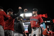 Carroll conecta 2 jonrones, Grichuk pega doble decisivo y Diamondbacks vencen 6-4 a Nacionales