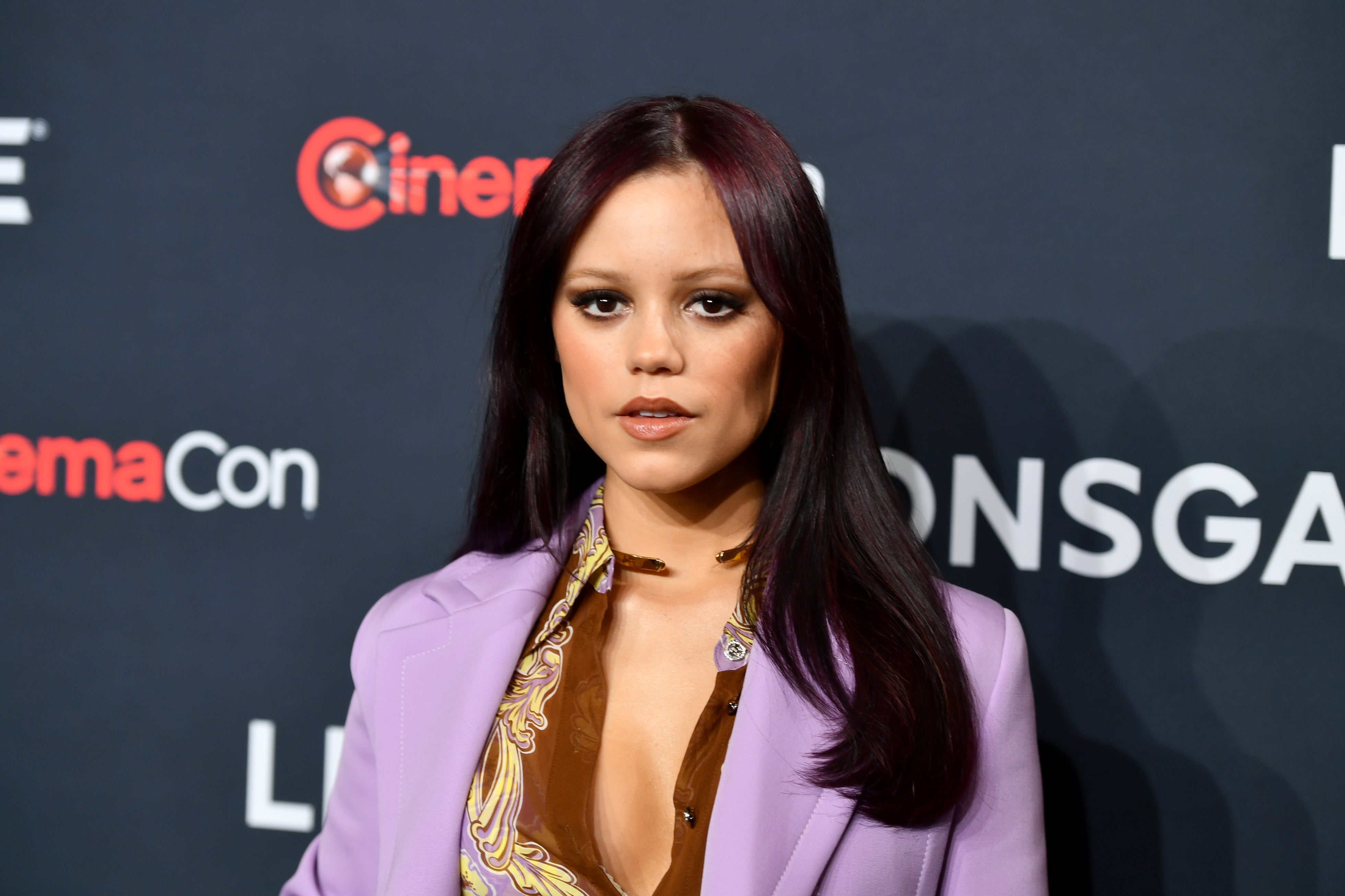Jenna Ortega afirma que se siente “incómoda” cuando se le acercan fanáticos hombres