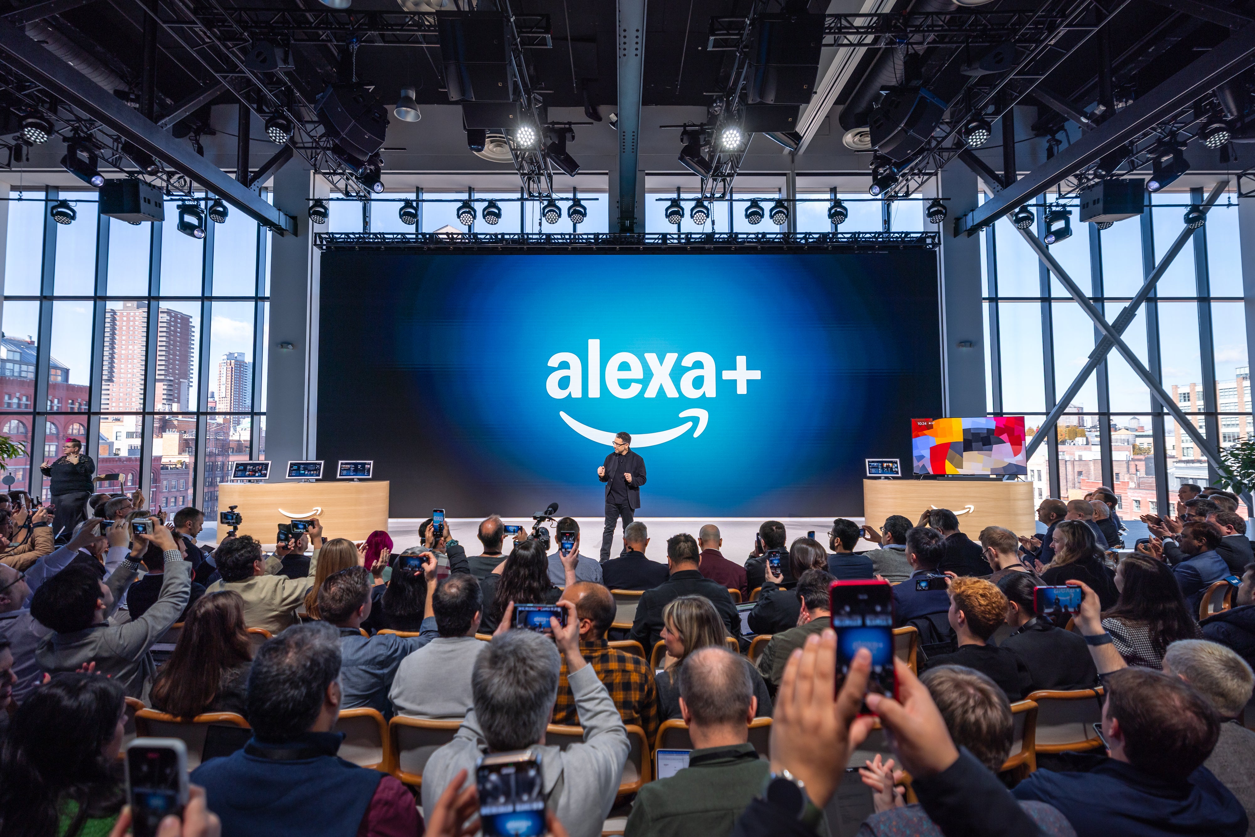 Los miembros de Amazon Prime ahora pueden acceder gratis a Alexa+, el asistente de inteligencia artificial de la compañía